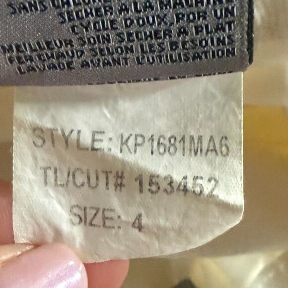 Kut From The Kloth Kelsey Fab Ab Ankle Flare Corduroy Pant Ivory Size 4 - Picture 13 of 13